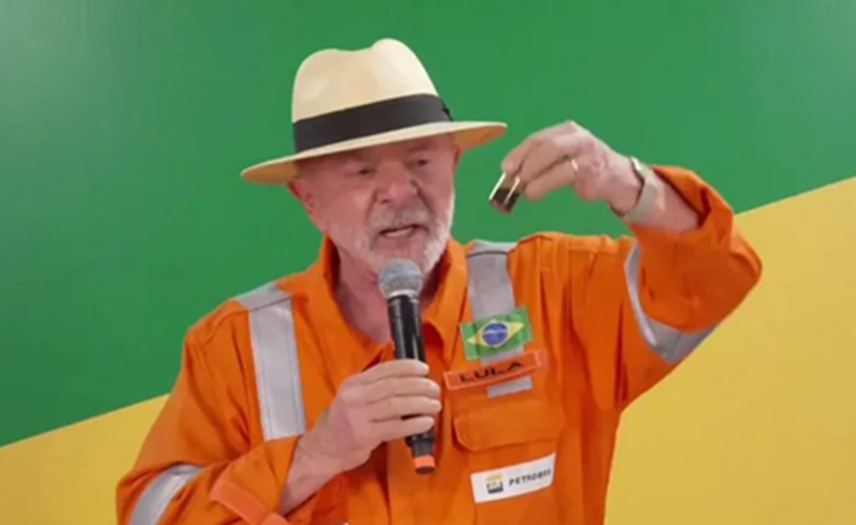 Brazil's President Lula da Silva Welcomes Oil Discovery Off Amazon Coast