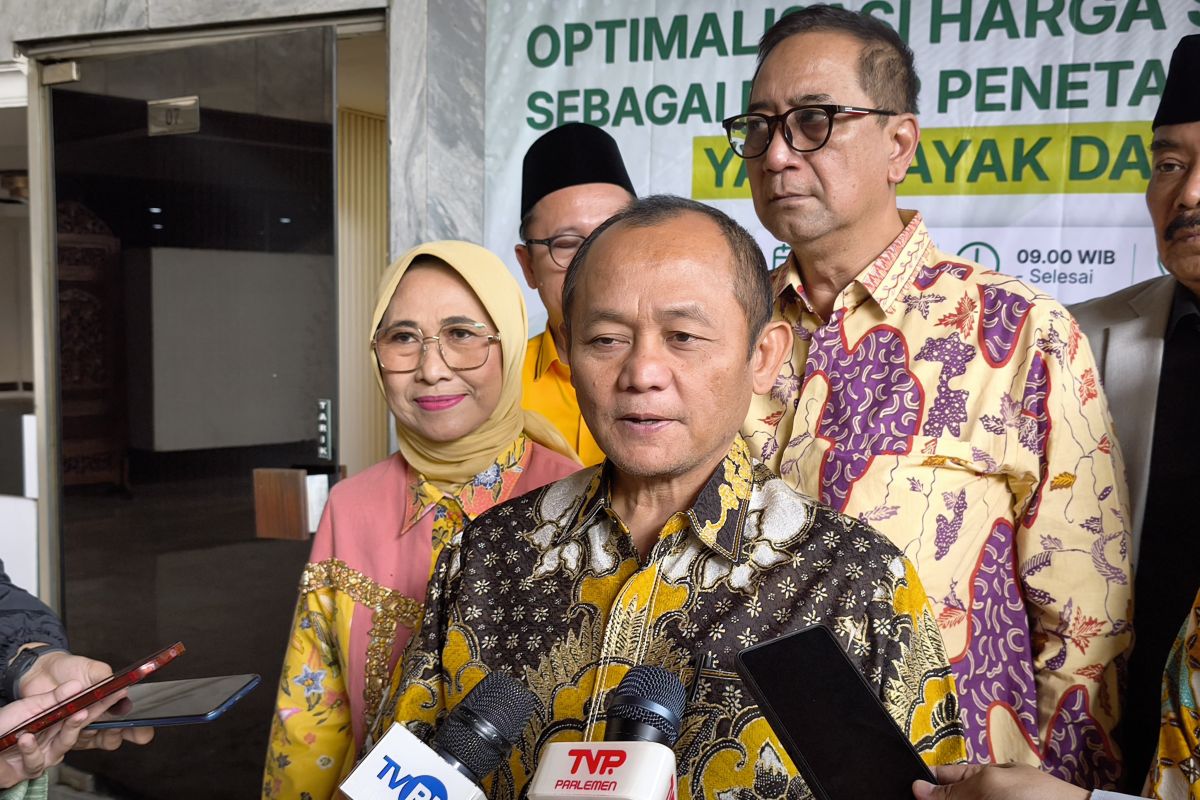 Golkar reshuffles DPR commission leadership, Hetifah and Bambang replaced