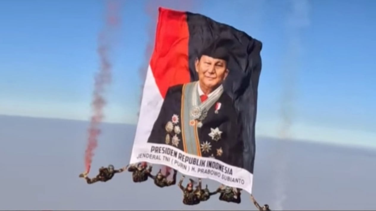 Palace Speaks Out on Photo of Prabowo Flying in the Sky During 81st Independence Day Ceremony