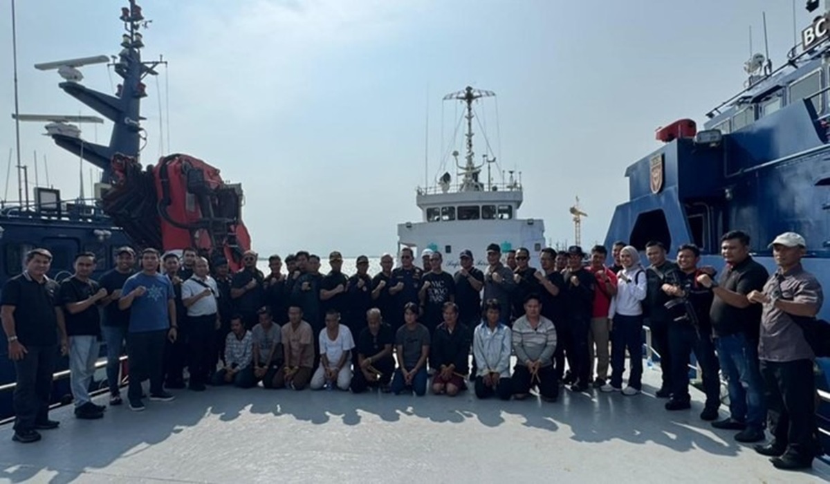 BNN and Customs Synergy Foils Smuggling of 2.6 Tonnes of Liquid Meth in Riau