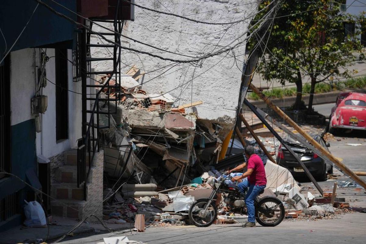 Colombia earthquake death toll rises to 304