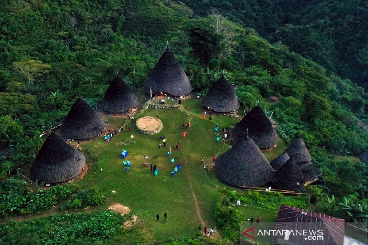 Tourist destinations still closed after earthquake in NTT