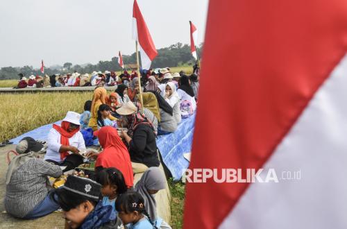 Nurturing Togetherness Through the Tradition of Communal Dining
