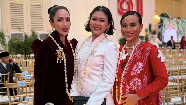 Chronology of Pancatera Drawing Criticism Over Photo Attending Palace Ceremony