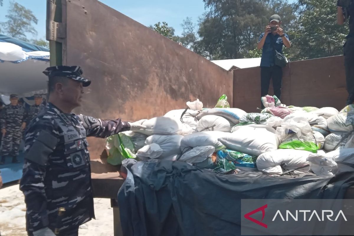 After foiling 75.7 tonnes of tin, Indonesian Navy tightens smuggling-prone routes