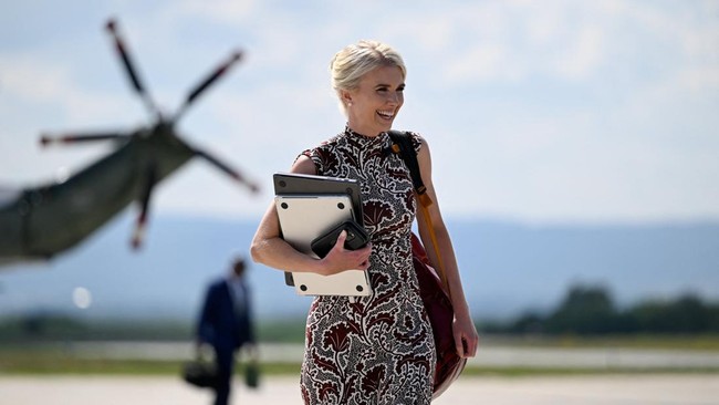 Who is Natalie Harp? Trump's Attractive Aide, Protective and Making Everyone Uncomfortable
