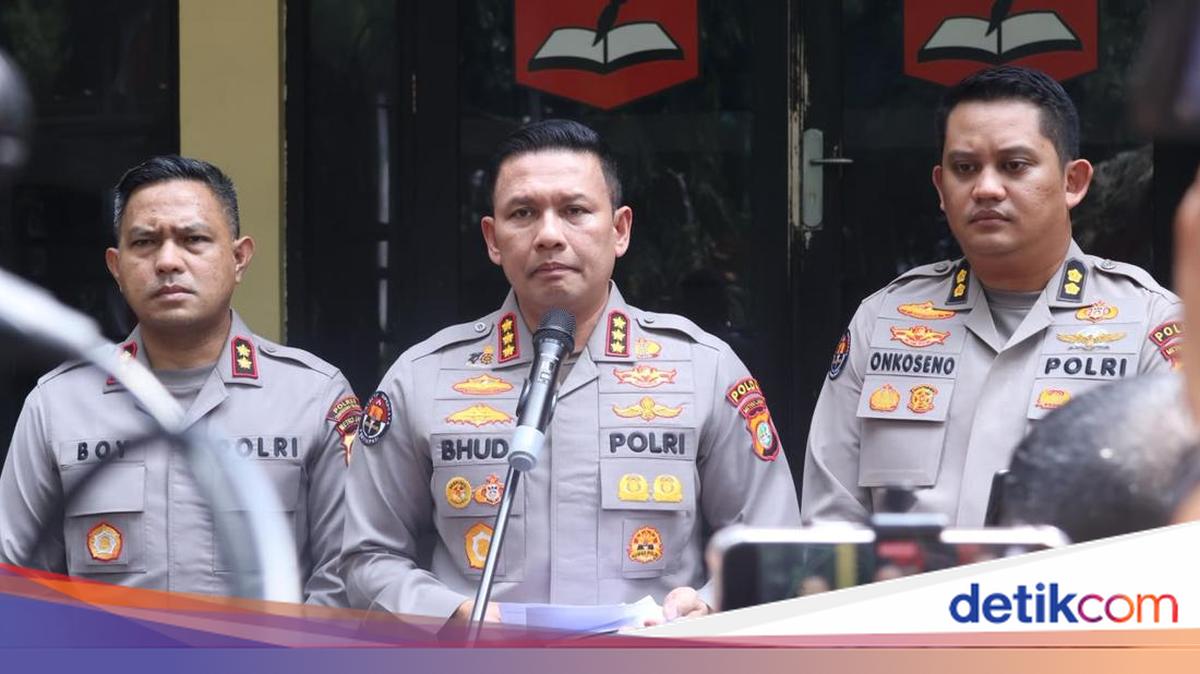 Reasons Protesters and Ambulance Driver Carried Sharp Weapons During Jakarta Demonstration