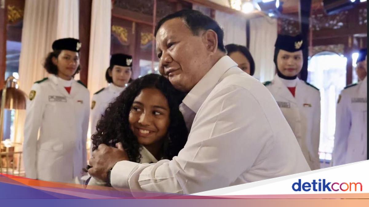 Prabowo Hosts Friendly Gathering with Paskibraka and Ceremony Commanders for Indonesia's 81st Independence Day