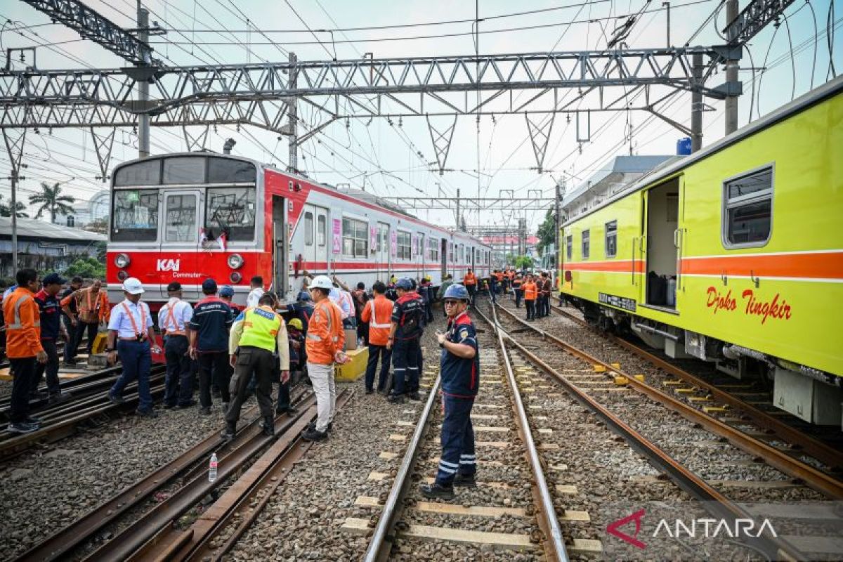 After collisions, Bogor KRL runs on single track from Pasar Minggu