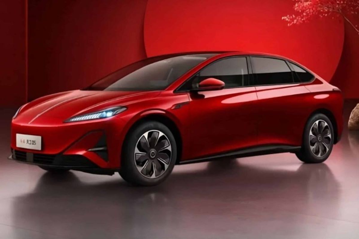 Hongqi becomes first brand outside BYD to use Blade Battery 2.0