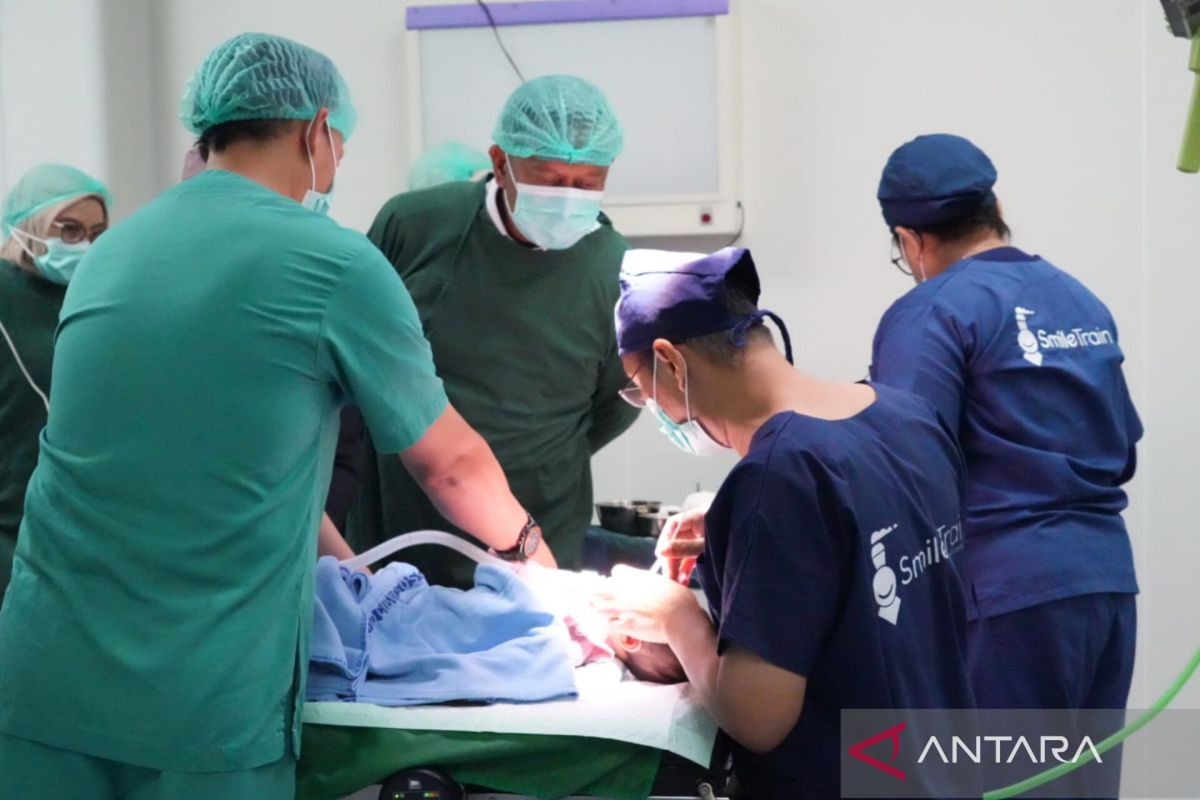 Cleft lip patients in East Jakarta undergo post-operative check-ups and therapy