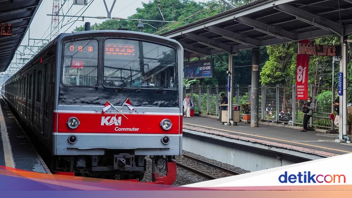 High School Student Killed by Commuter Train in West Jakarta While Riding Pillion with Father