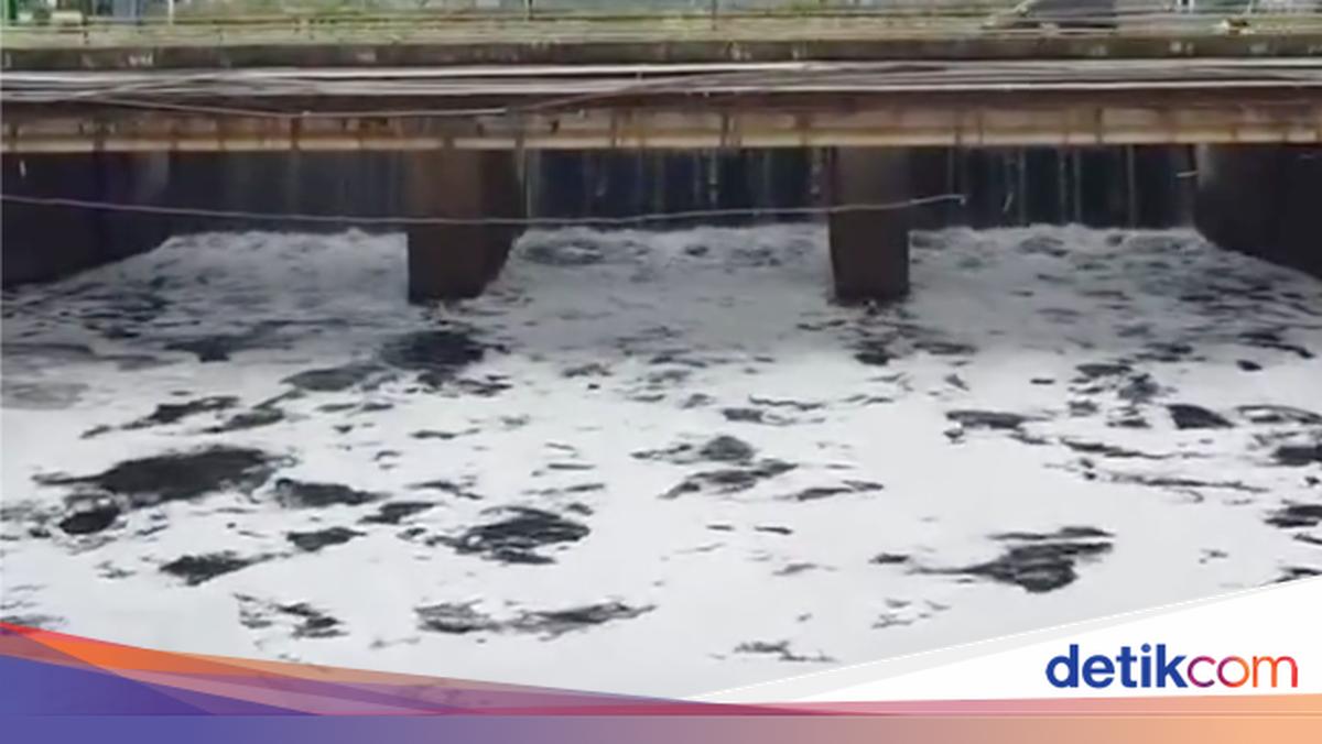 Four Laundry Services in Bogor Sealed by KLH for Allegedly Polluting Bekasi River
