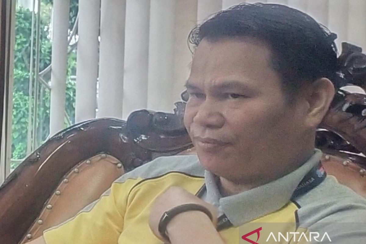 Jambi Language Agency distributes 80,600 books to support literacy movement