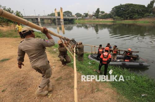 Illegal Sand Mining in Kediri's Brantas River Raided by Officials