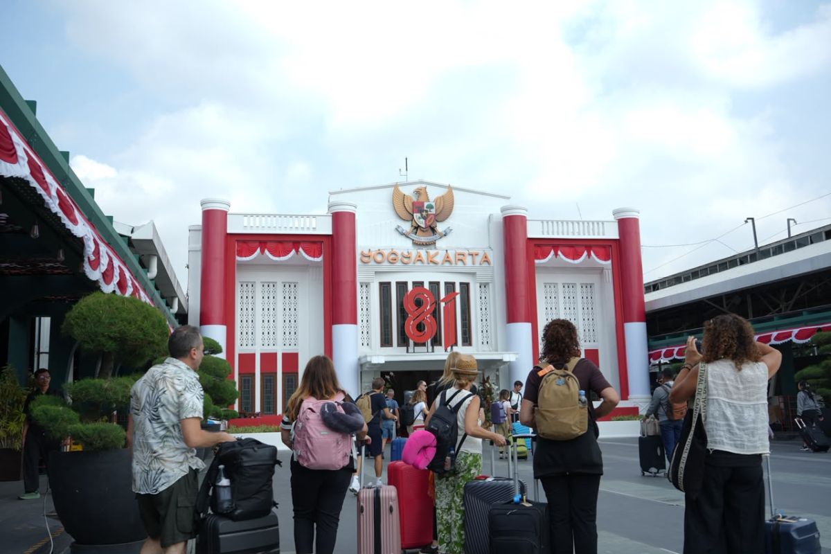 KAI Yogyakarta confirms train services safe following earthquake