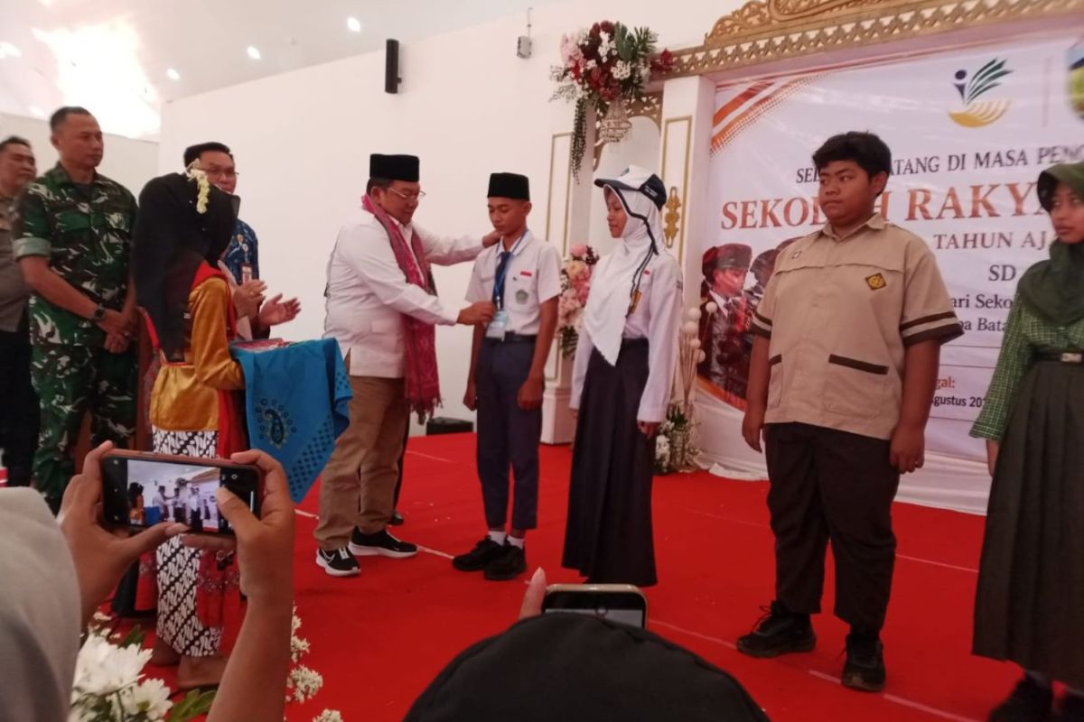 270 students at Jepara's Sekolah Rakyat begin school orientation
