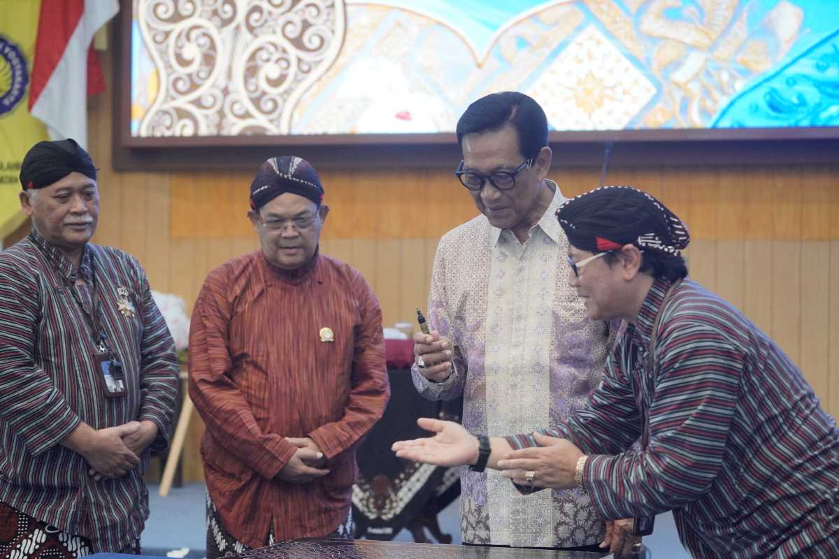 Sri Sultan Hamengku Buwono X Launches Guidebook for Yogyakarta-Specific Education