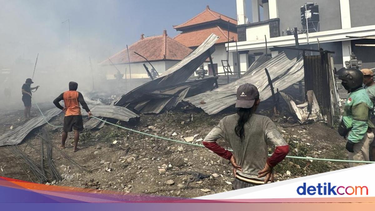 Fire Destroys Restaurant Project Barracks in Canggu, Car Gutted and Losses Reach Rp 500 Million