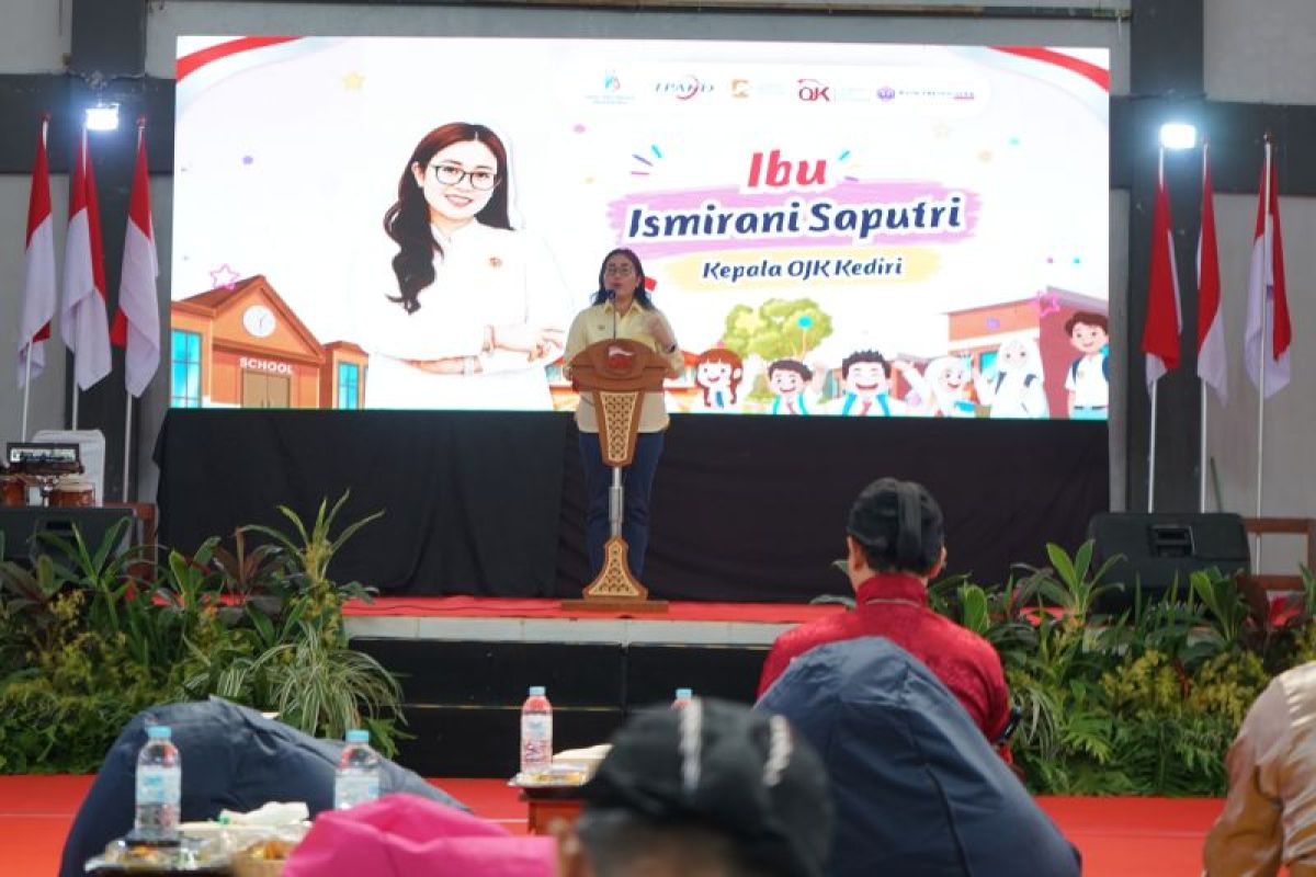 OJK Kediri encourages students to save through 'Kejar' programme