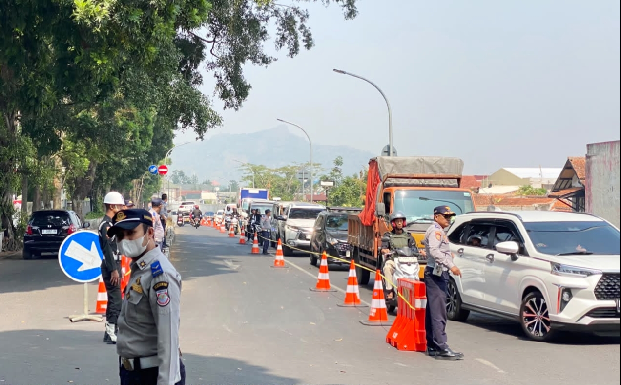 Severe Traffic Congestion on Main Cimahi Roads, Here's the Cause
