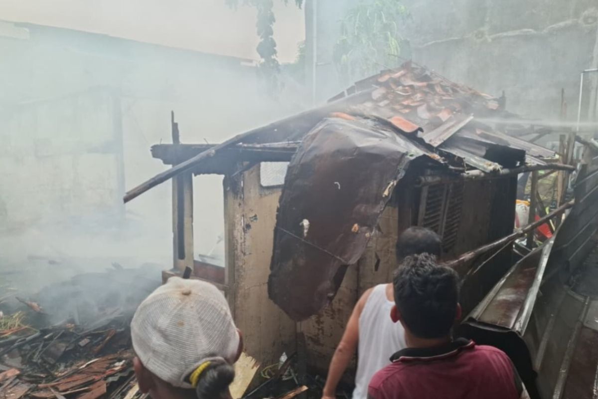 29 fire engines deployed to extinguish house fire in Paseban