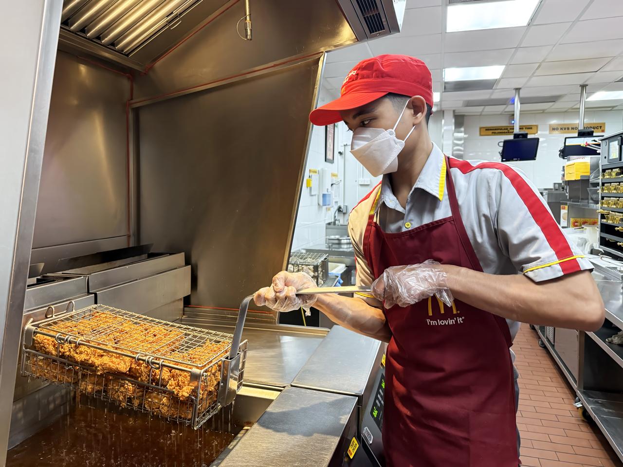 Understanding the Long Chain Behind Crispy and Consistent Fried Chicken