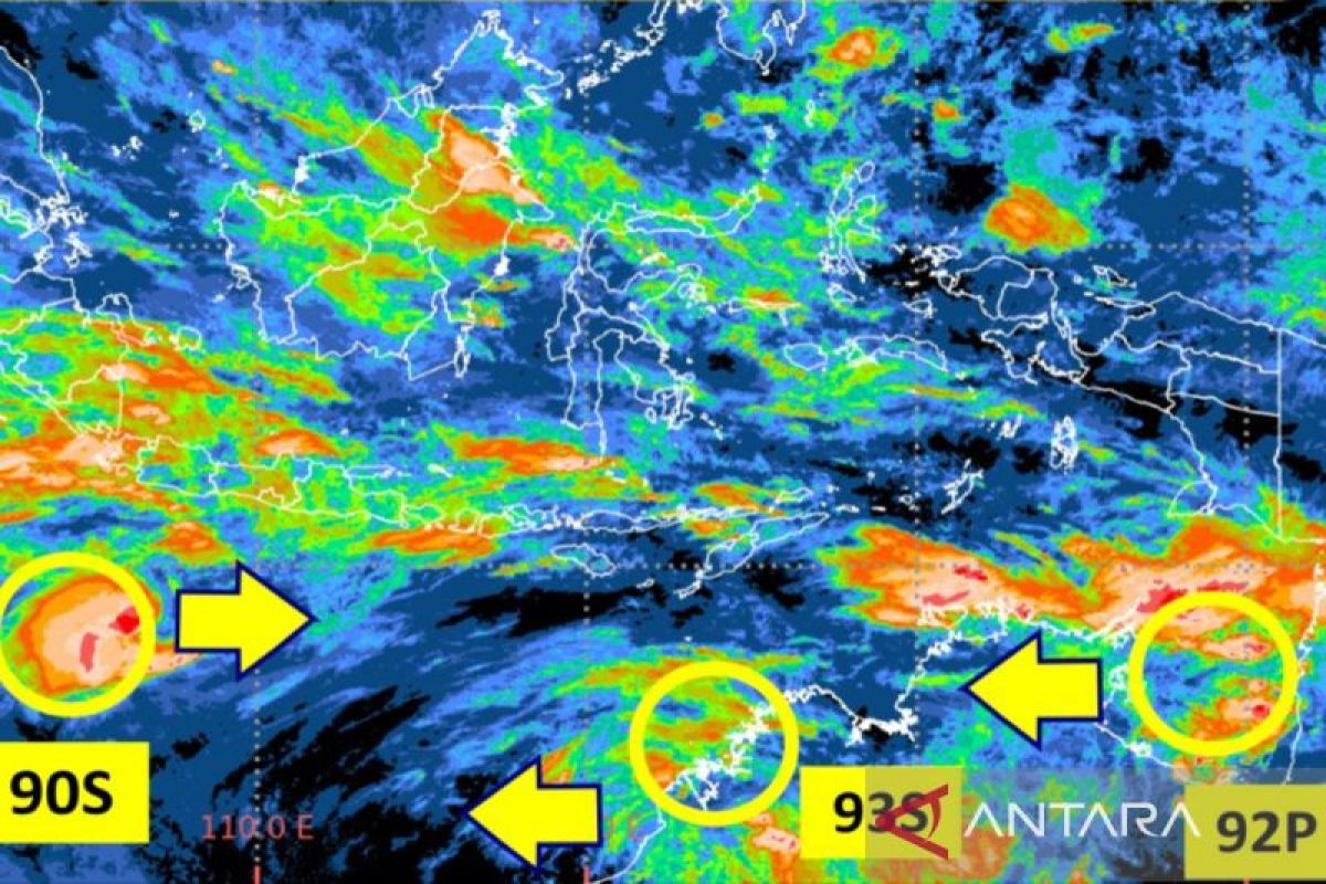 BMKG warns of extreme weather potential from Tropical Cyclone Saudel this morning