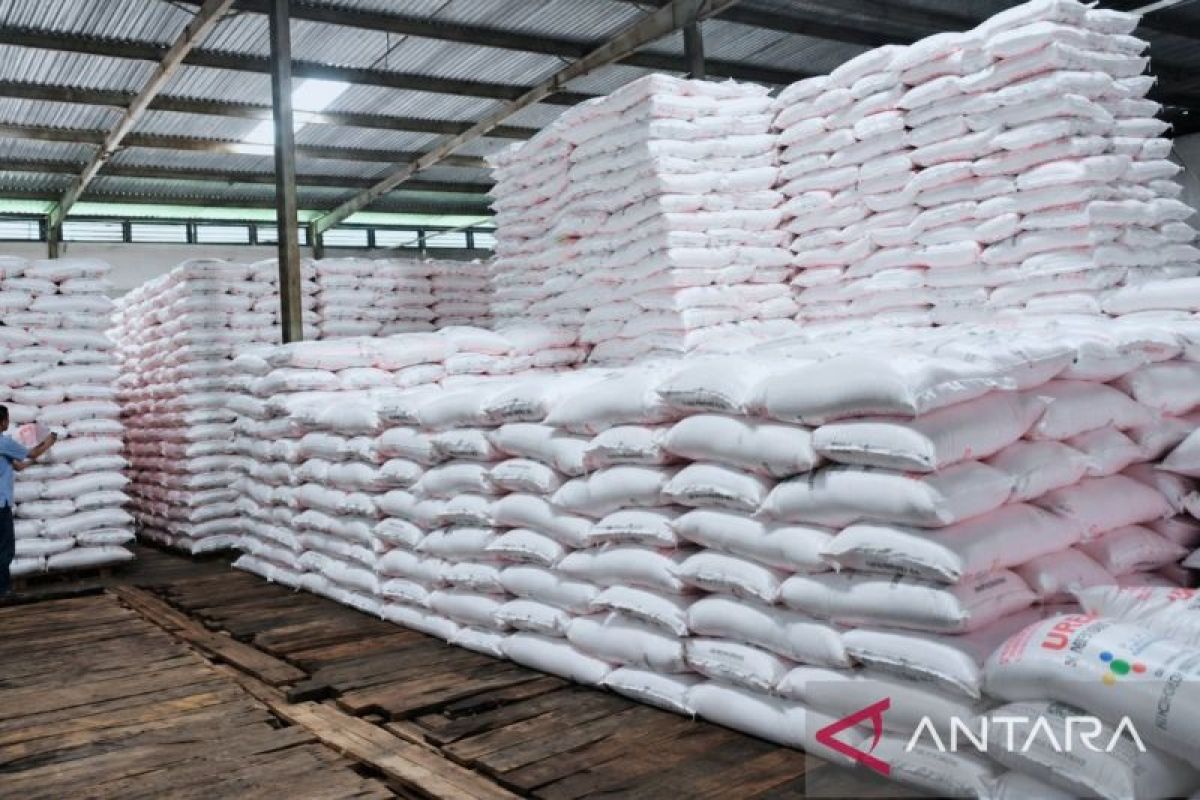 Subsidised fertiliser stocks in Karawang and West Java secure ahead of planting season