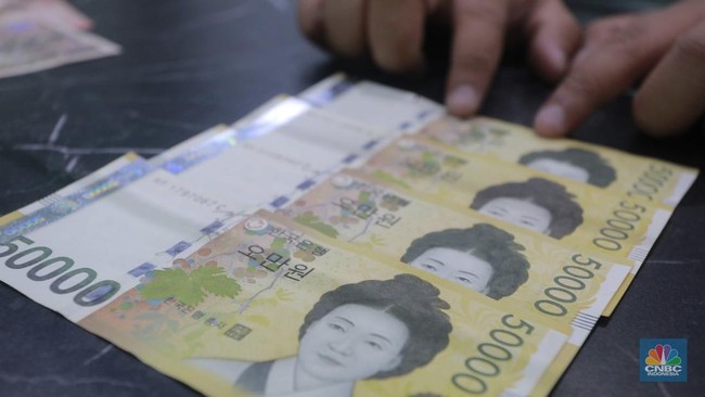 Won and Rupiah Lead Asia in Pushing Back Against Dollar, Ringgit Lags