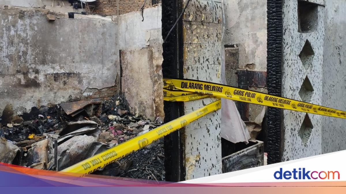Homes in Paseban, Central Jakarta, Destroyed by Fire