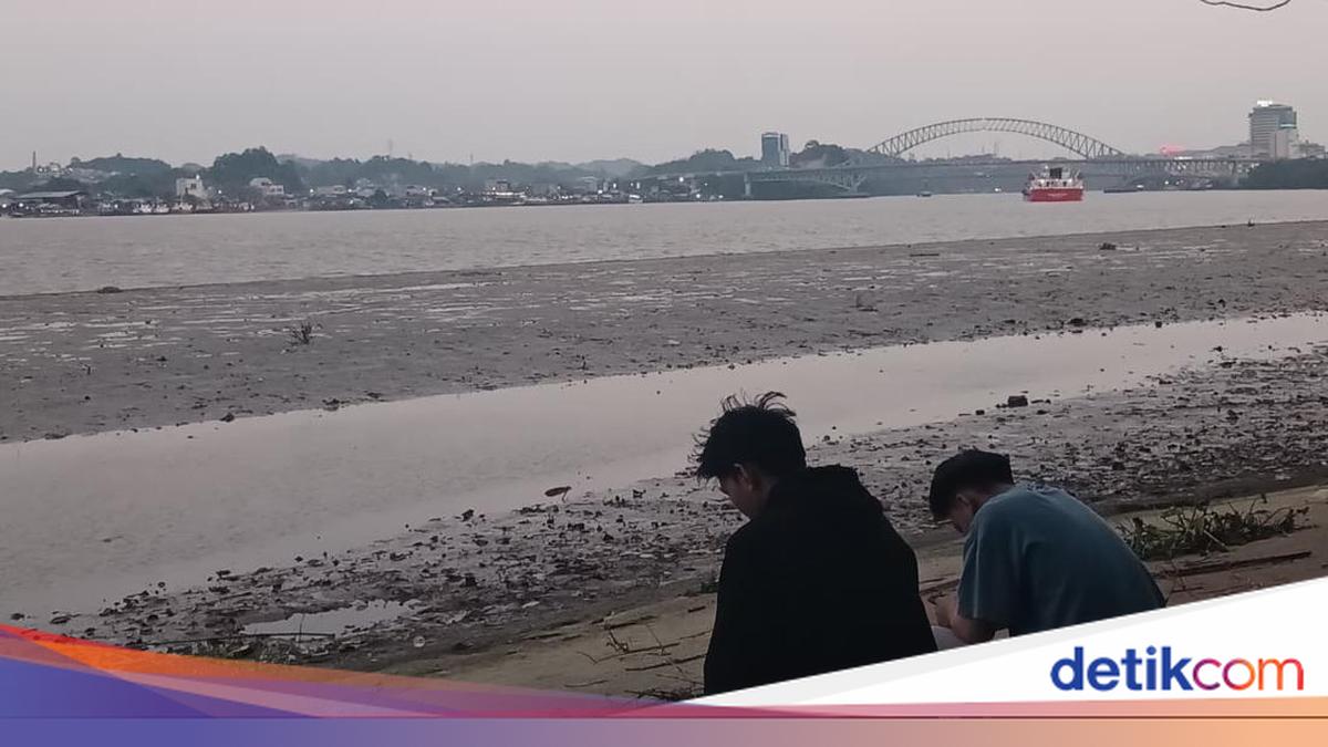 Seawater Begins Entering Shrinking Mahakam River in East Kalimantan
