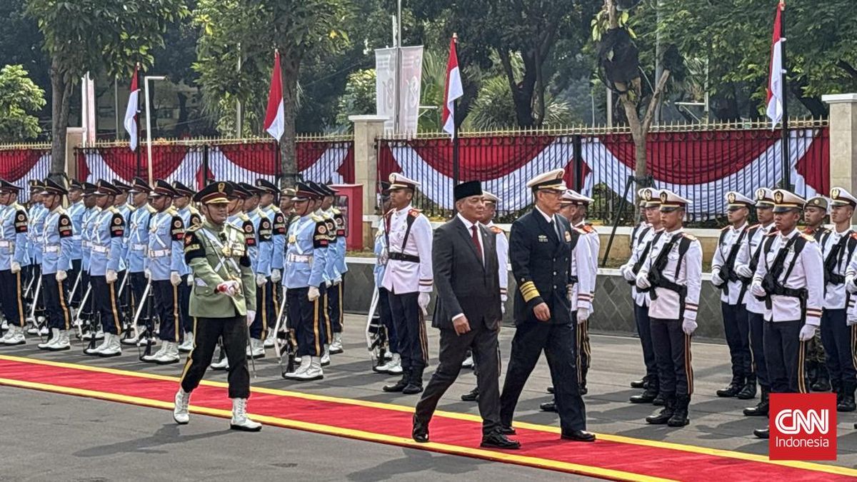 Sjafrie Invites Chinese Armed Forces to Joint Exercise with TNI
