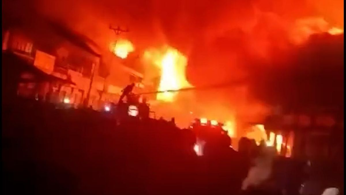 Massive Fire at Sungai Duri Market in West Kalimantan