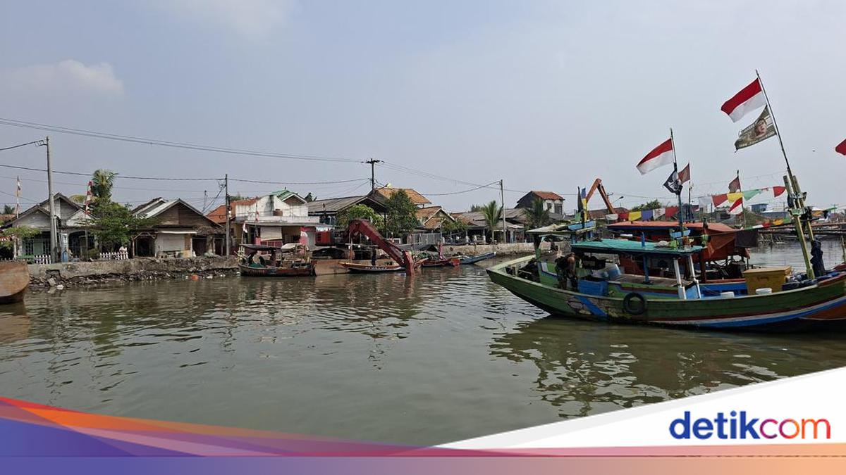 Karangantu Estuary in Serang Cleaned Up, Shipwrecks Removed