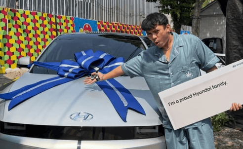 Electric Car Parallel Parking Complaint: Technical Constraints and Technician Explanation