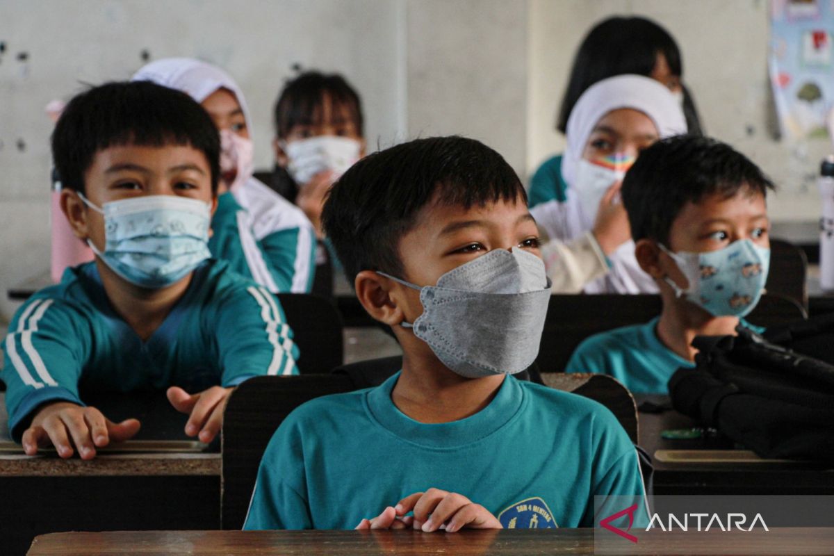 House Commission X asks government to consider school closures due to forest and land fires