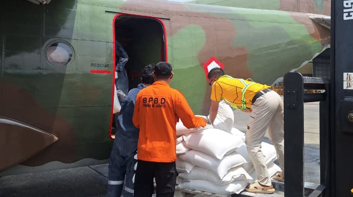 Government Optimises Weather Modification Operations to Tackle Kalimantan Forest Fires