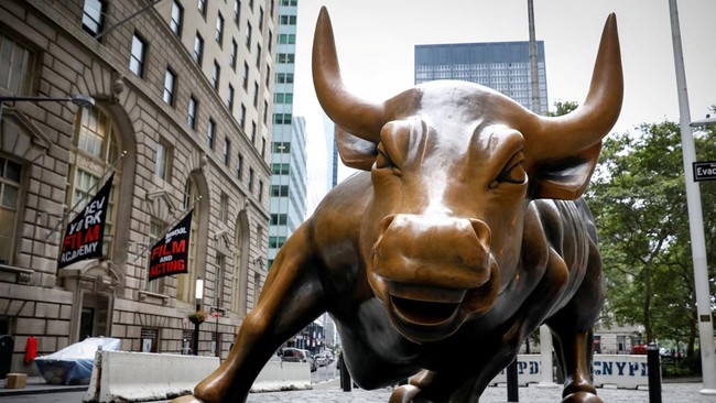 Wall Street Tumbles, US Treasury's Debt-Reduction Strategy Fails Completely?