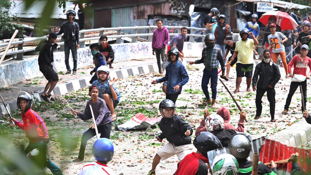 Brawl in Manggarai Disrupts Jakarta-Bogor Commuter Line Services