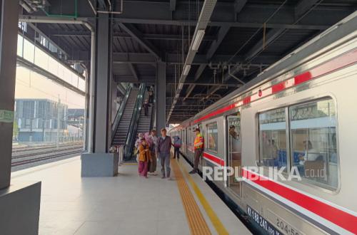 Eight KRL journeys disrupted following brawl