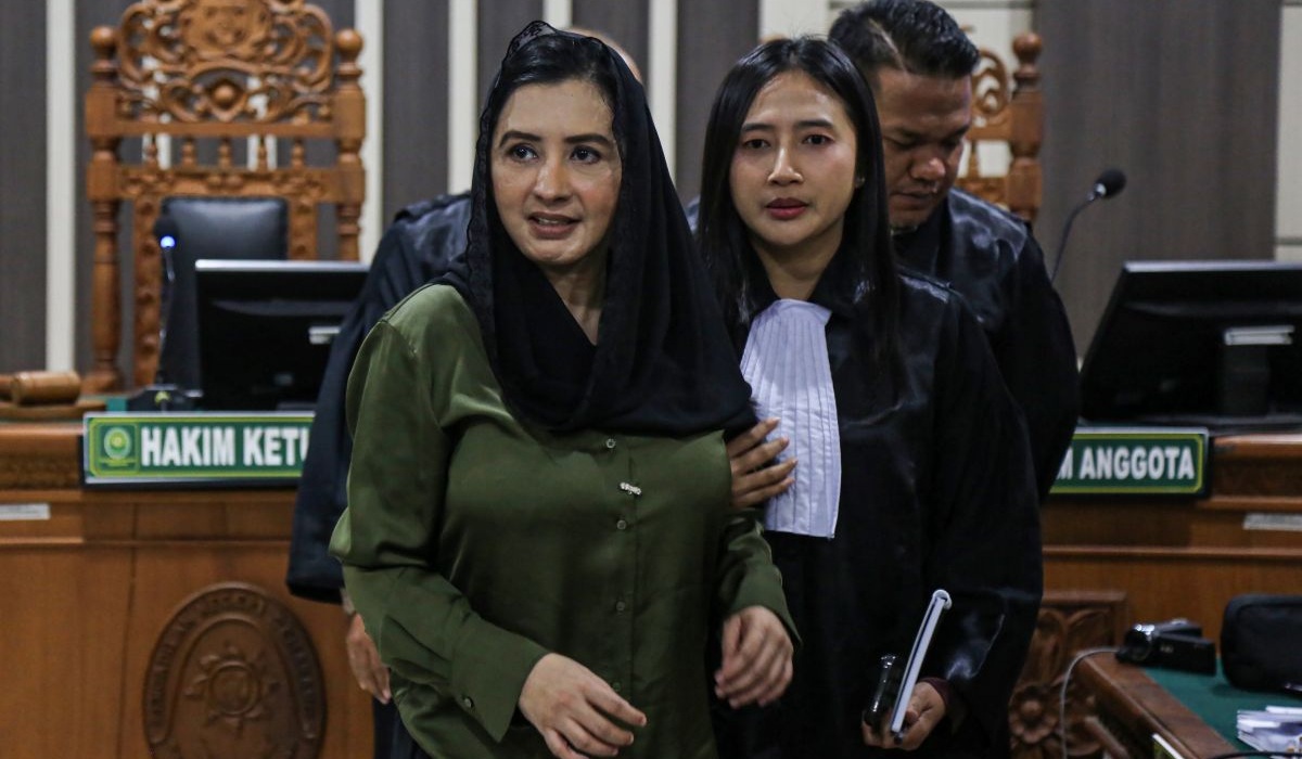 Pekalongan Regent Corruption Trial: Witness Says Holiday Bonus Money from Agency Heads Was a Tradition