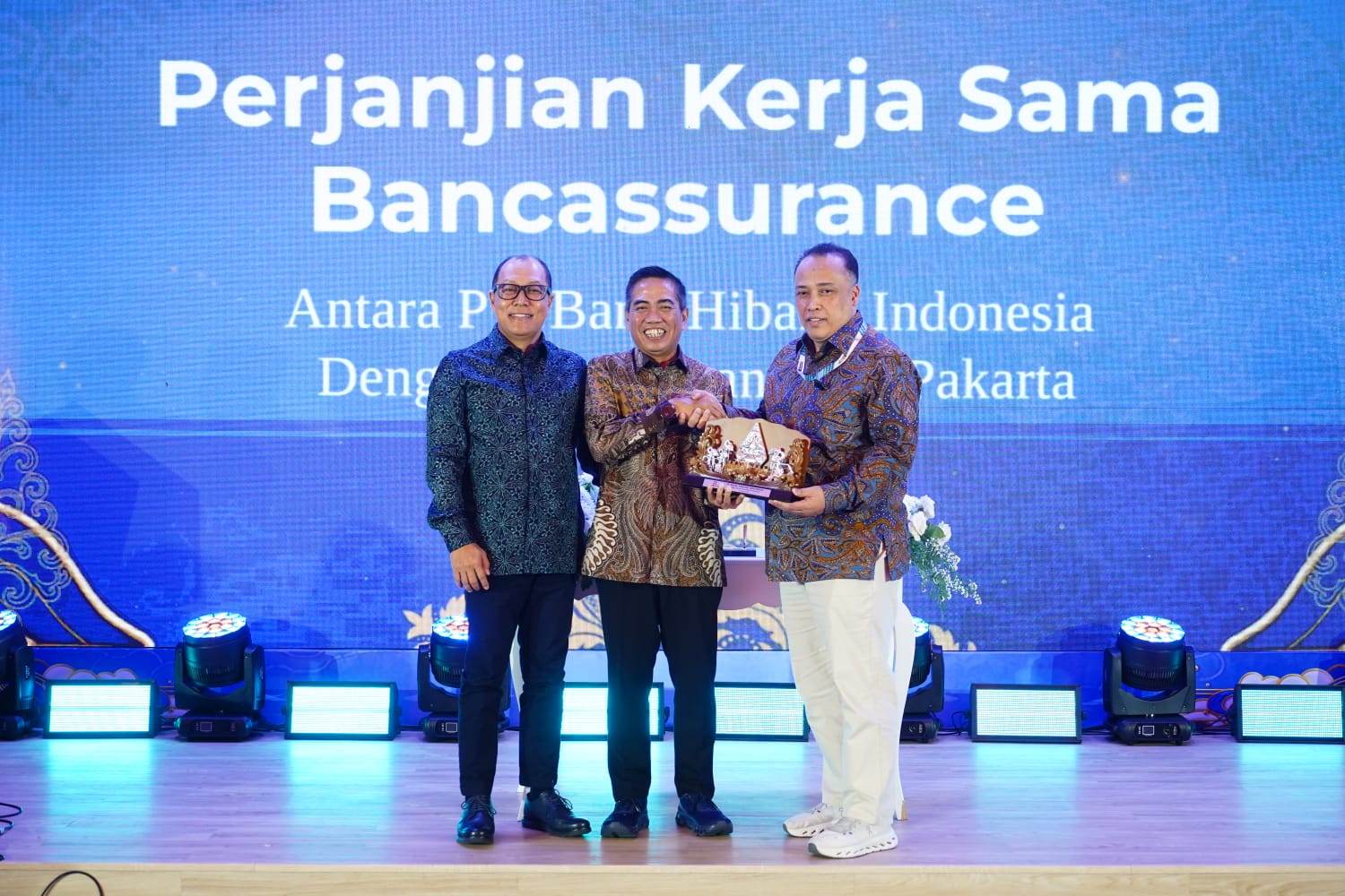 Insurance Performance Strengthens, Service Revenue Reaches Rp1 Trillion