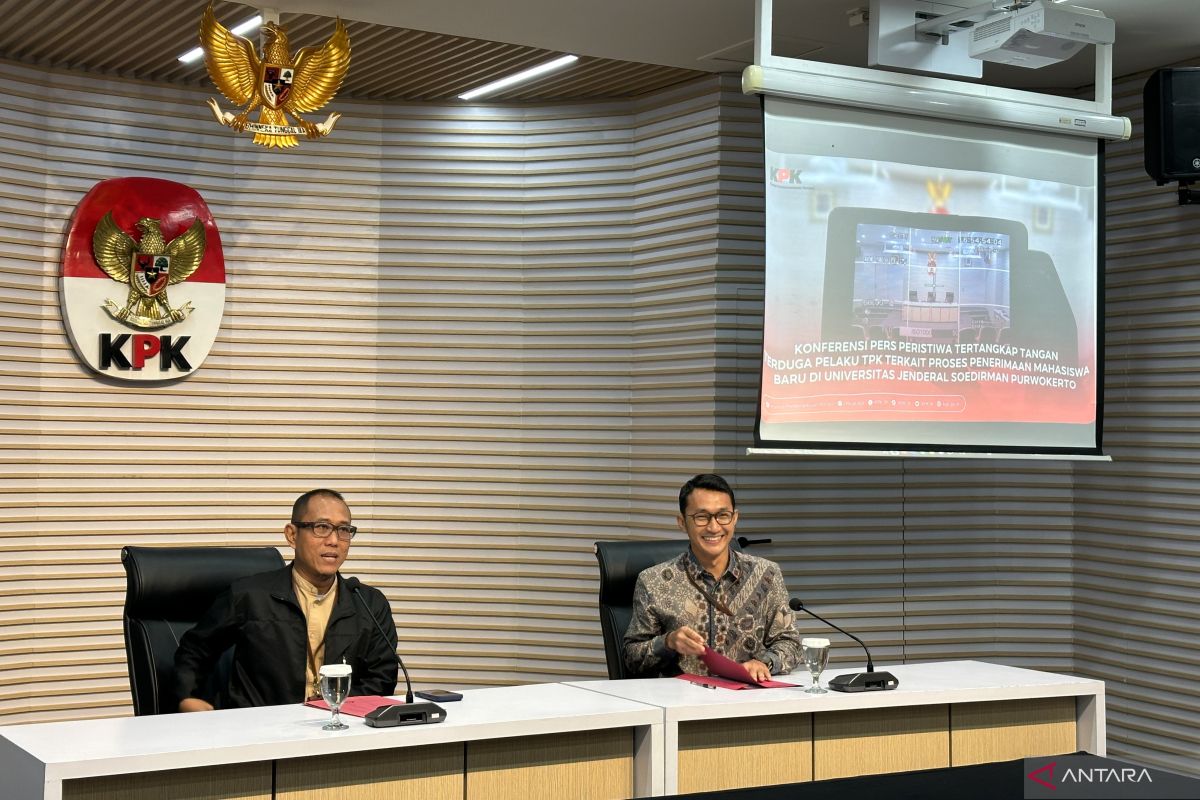 Unsoed sting operation: KPK names rector and five others as suspects