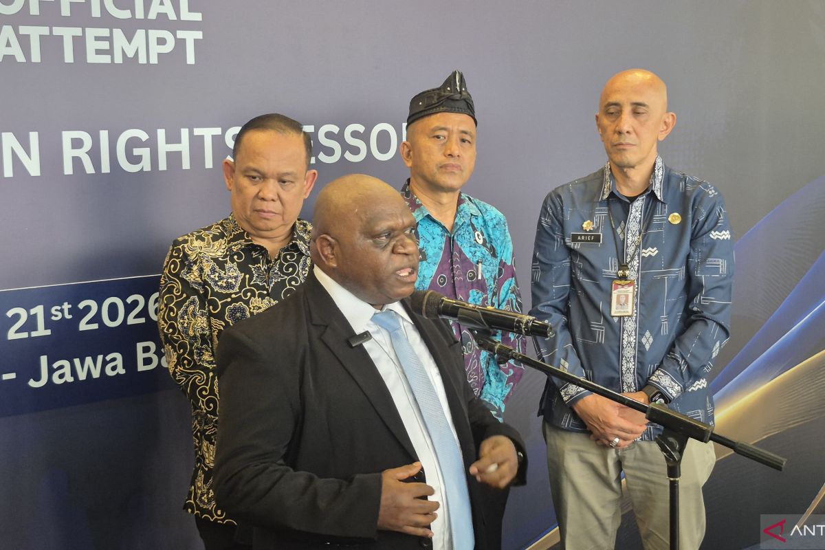 Minister Pigai urges acceleration of human rights protection regulation discussions