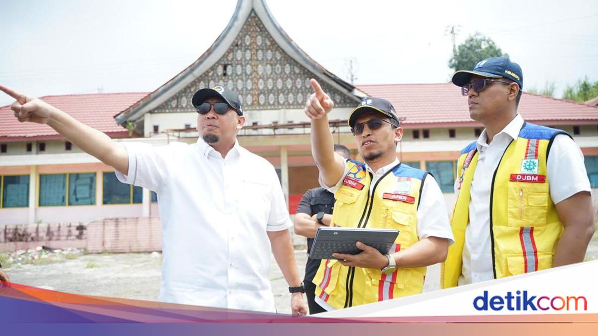 Andre Rosiade Visits Amor Market, Pushes Bypass Route as Solution for Toll Road and Congestion