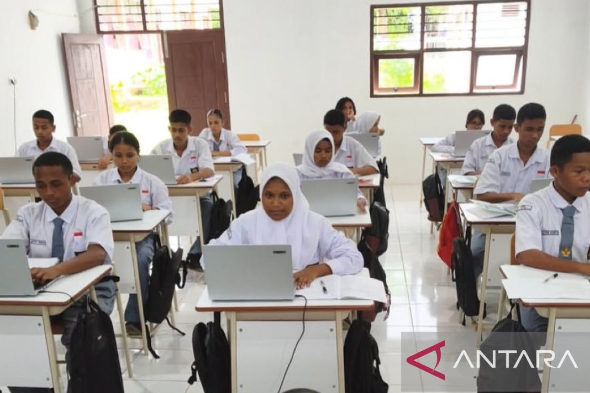 Maluku Provincial Government to Develop People's Schools in 14 Locations