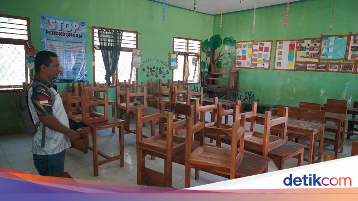 Pertamina Provides Desks and Chairs to Support SDN Batu Cermin in NTT