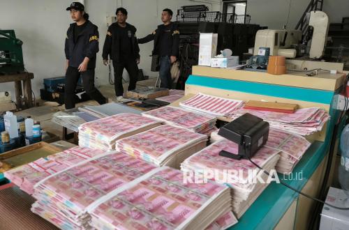 Police Raid Counterfeit Money Printing Operation, Seize 360,000 Fake Notes Worth Rp36 Billion