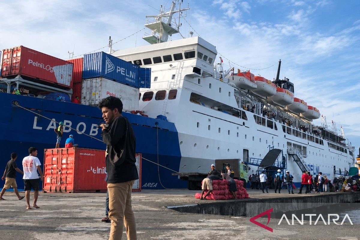 Pelni Ambon opens aid delivery service for NTT earthquake victims